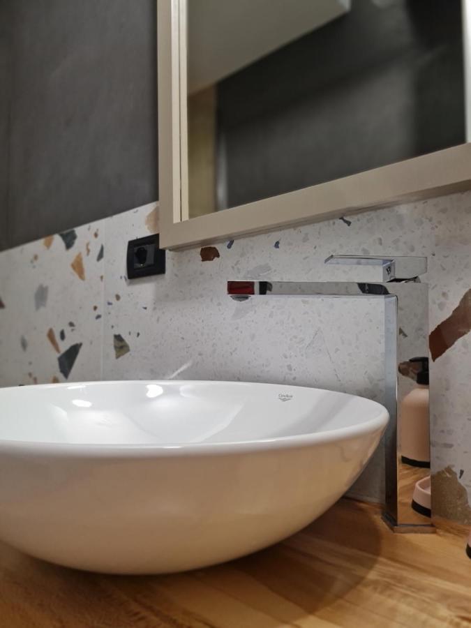 Tam Serviced Studio Apartment Myslym Shyri No1 تيرانا المظهر الخارجي الصورة